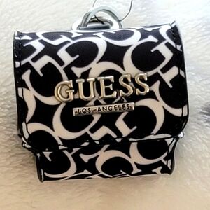 GUESS AIRPODS CASE  !